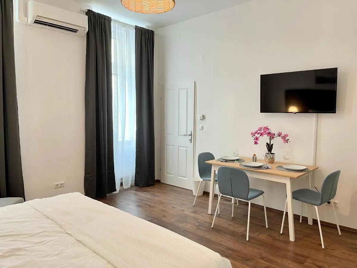 The Cozy Space Vienna 0*,  Austria
